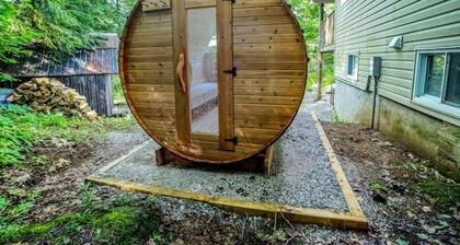 NEW Renovated Riverfront Home with HOT TUB & SAUNA