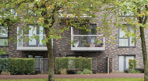 1Bed | Smart TV + Parking | Walk to Shops & Xscape