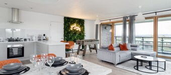 Luxury 2 bed, Central, Free Parking, Smart TV