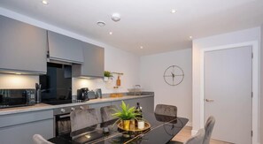 Fridge, microwave, oven, dishwasher - Modern, Spotless & Close to City Hotspots! (Greater Manchester)