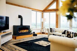 Smart TV, fireplace, offices