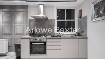 Fridge, microwave, oven, coffee/tea maker