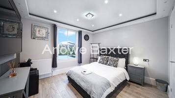 1 bedroom, iron/ironing board, free WiFi