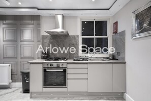 Fridge, microwave, oven, coffee/tea maker