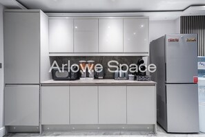 Interior - Hackney Suites - Double En-suite Room (B1) (Greater London)