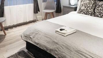 1 bedroom, iron/ironing board, free WiFi