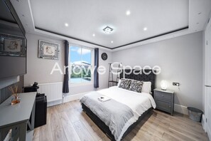 1 bedroom, iron/ironing board, free WiFi