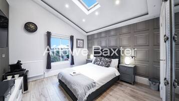 1 bedroom, iron/ironing board, free WiFi