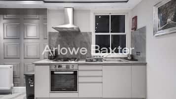 Fridge, microwave, oven, coffee/tea maker