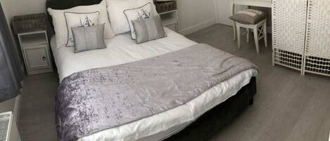 2 Schlafzimmer, Bügeleisen/Bügelbrett, Reisekinderbett, WLAN