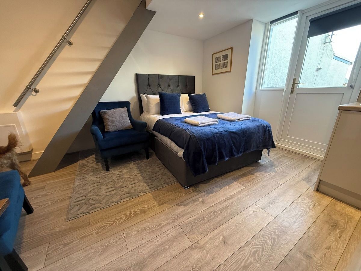 1 chambre, fer et planche à repasser, accès à Internet, literie fournie
