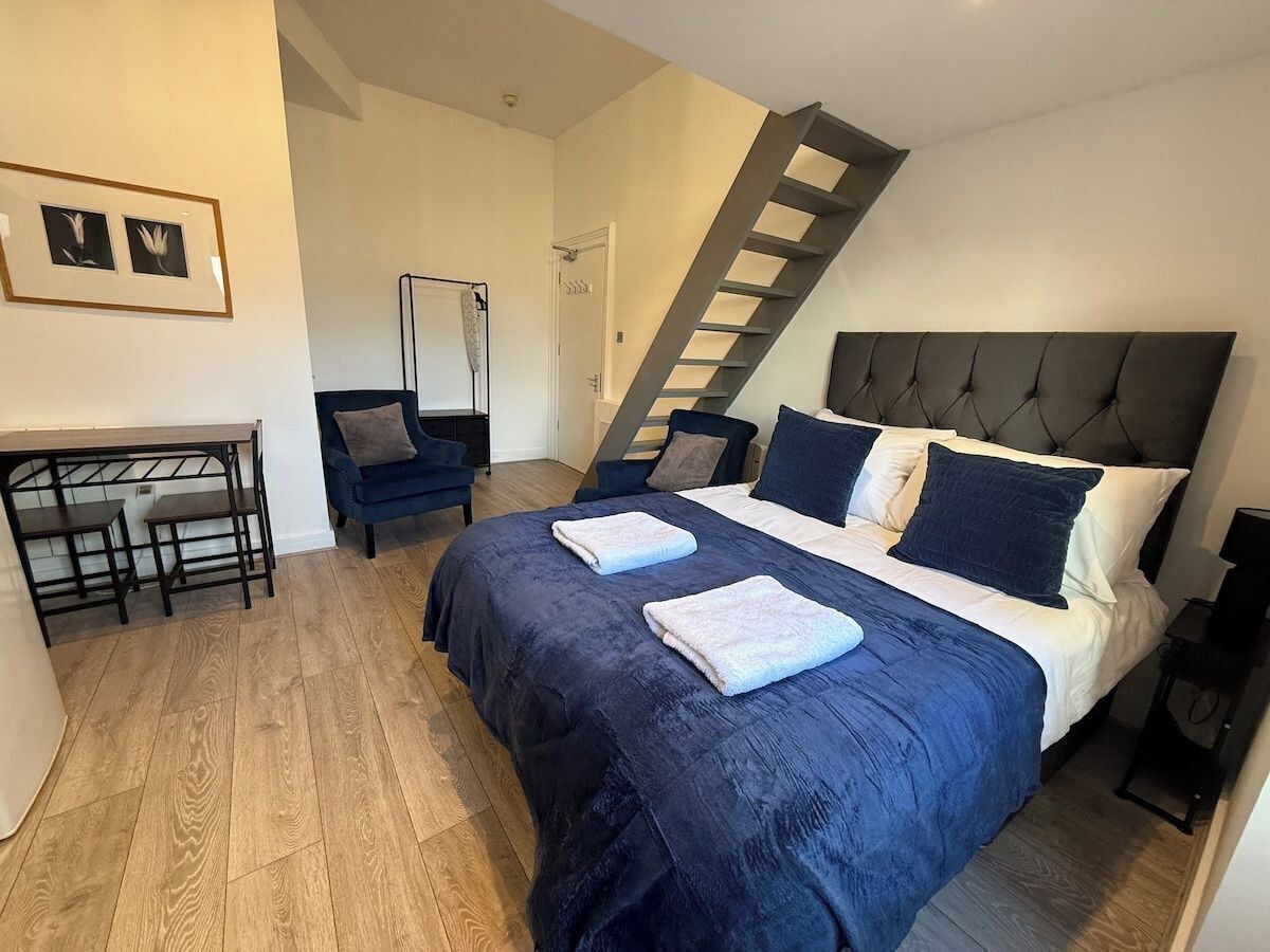 1 bedroom, iron/ironing board, Internet, bed sheets