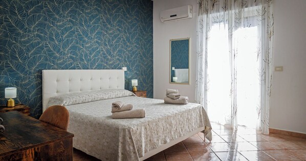 2 bedrooms, desk, iron/ironing board, travel crib