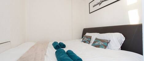 1 bedroom, iron/ironing board, Internet, bed sheets