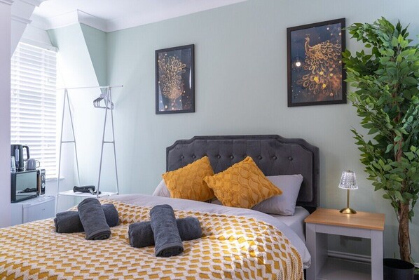 1 bedroom, free WiFi, bed sheets