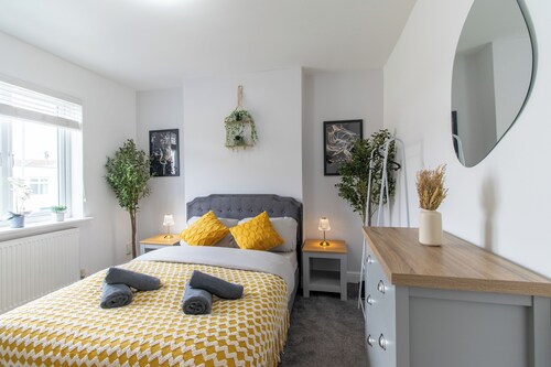 Open Mind Property - Luxury 3 Beds & Free Parking