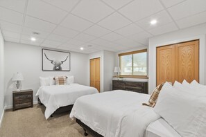 4 bedrooms, WiFi, bed sheets