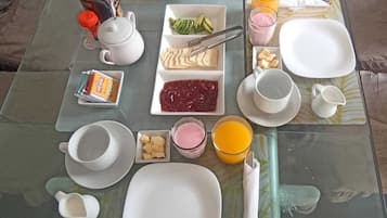 Daily buffet breakfast (USD 8 per person)