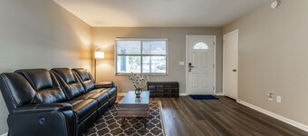 젠홈즈 인 탬파니어 부시 가든즈