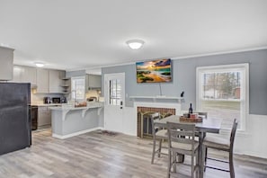 Dining - Comfy Cozy Home I (Durham)