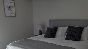 Unclassified image, 2 of 6, button - Cozy, comfortable cottage on an alpaca farm (Newtownmountkennedy)
