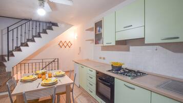 Frigorifero, piano cottura