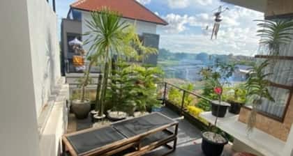 modern house in sanur area
10 minutes from beach
on scooter