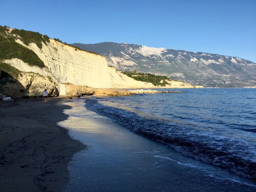 Relax in Luxury and Beauty. Private Pool Panoramic views. Spacious modern villa