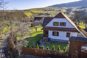 Exterior - Harghita Traditional House (Mugeni)