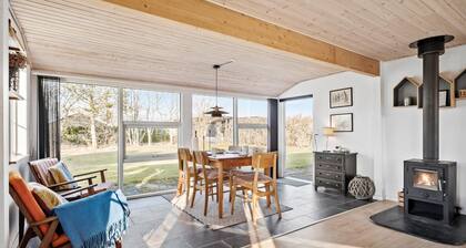 Awesome home in Hadsund with WiFi