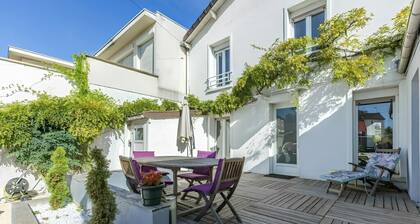 GRANDE MAISON AVEC TERRAIN DE PETANQUE 3 CHAMBRES PROCHE PARIS