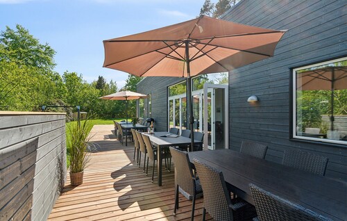 Amazing home in Vejby with kitchen