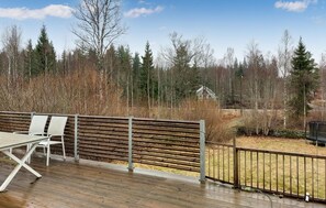 Outdoor dining - 3 bedroom beautiful home in Lönashult (Lönashult)