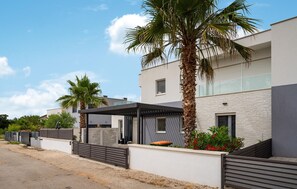 Property grounds - Amazing home in Zaton (Zaton)