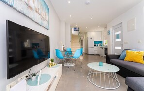 Smart TV - Amazing home in Zaton (Zaton)