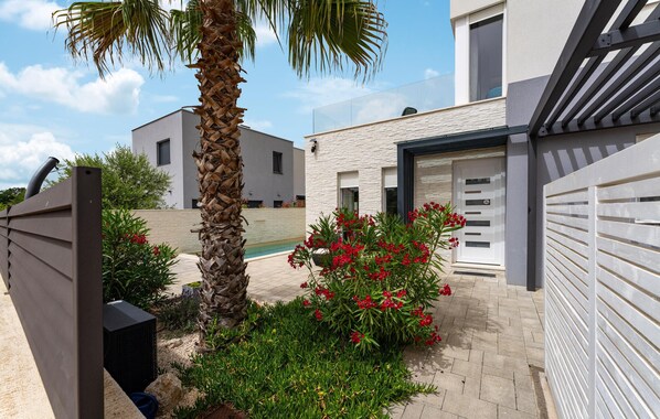 Property grounds - Amazing home in Zaton (Zaton)