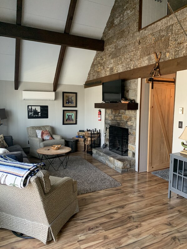 Smart TV, fireplace, DVD player