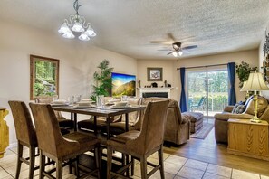 TV, fireplace - FREE Dollywood Ticket • Whispering Pines 611 • 3 bd 3 bath • Pools • 1st floor (Pigeon Forge)