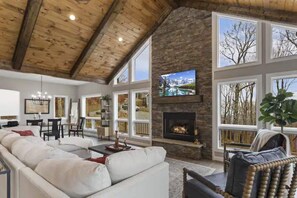 Smart TV, chimenea