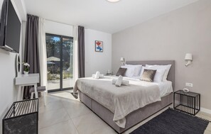 6 sovrum, värdeförvaringsskåp på rummet och strykjärn/strykbräda