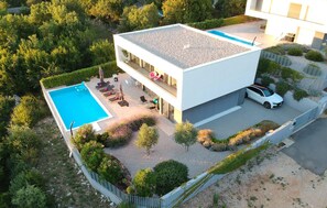 Exterior - Beach front home in Malinska (Malinska)