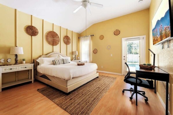 4 soverom, skrivebord, strykejern/-brett og wi-fi (inkludert)