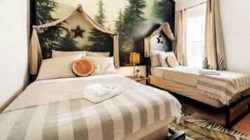 4 bedrooms, desk, iron/ironing board, free WiFi