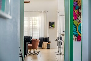 Interior - Whimsical Wonderland - Free Heated - Pool Games (Davenport)