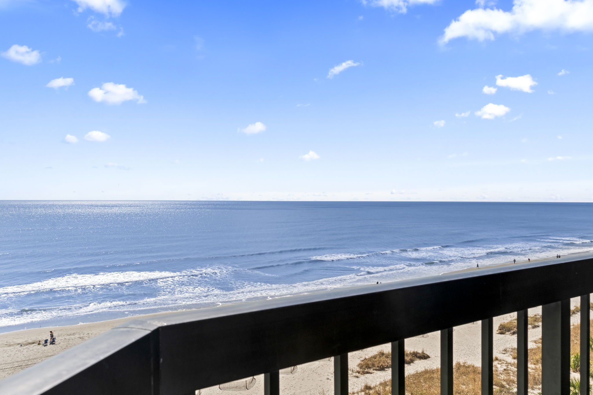 På stranden