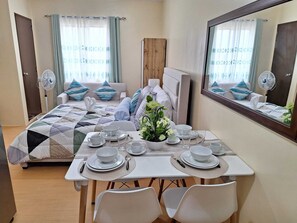 1 Schlafzimmer, Bügeleisen/Bügelbrett, Bettwäsche