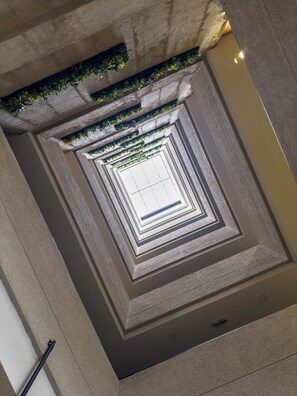 Hallway - The Hood (Bogotá)