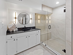 Shower, hair dryer, towels, soap - The Armadillo Villa! Hillside Haven with a Panoramic View of the Colorado River (Marble Falls)