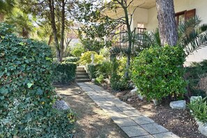 Property grounds - SE056 -Marzocca, delightful attic with sea view (Montemarciano)