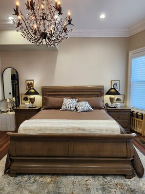 ستائر تعتيم ومكواة/لوح كي وواي فاي مجانًا وملاءات أسرّة